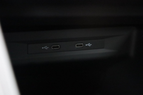 Seat Leon 1.4 TSI eHybrid PHEV FR / Sfeerverl. / Carplay / 1e eigenaar / Keyless Seat Leon 1.4 TSI eHybrid PHEV FR / Sfeerverl. / Carplay / 1e eigenaar / Keyless