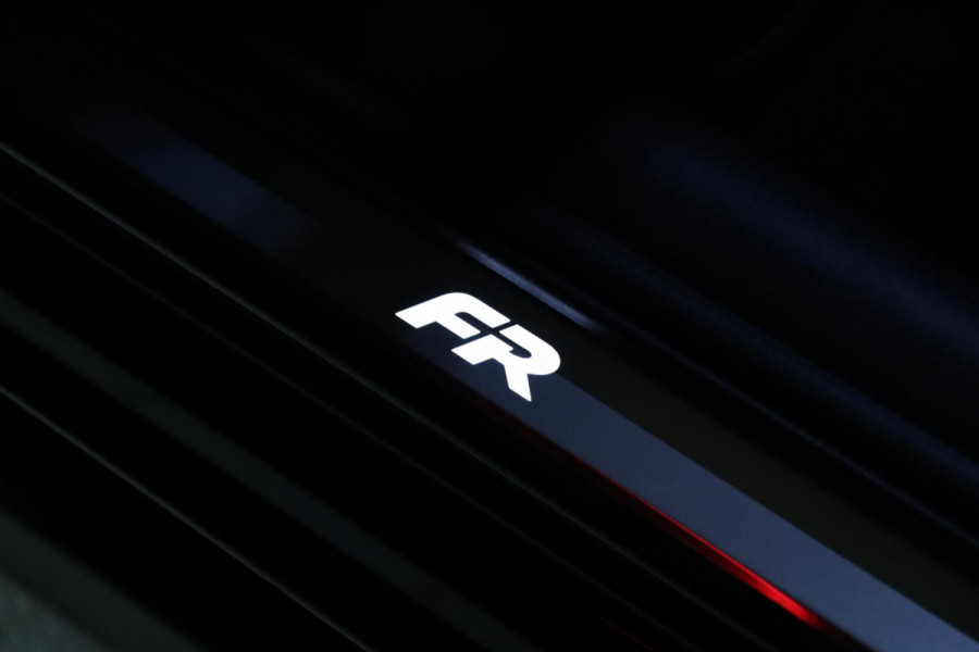 Seat Leon 1.4 TSI eHybrid PHEV FR / Sfeerverl. / Carplay / 1e eigenaar / Keyless Seat Leon 1.4 TSI eHybrid PHEV FR / Sfeerverl. / Carplay / 1e eigenaar / Keyless