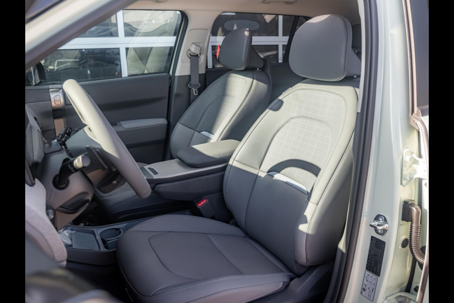 Kia EV3 Plus Advanced 81.4 kWh | Private Lease v.a. € 607,- | Uit voorraad, dus snel rijden | 600km Rijbereik | Navi | 19" | Adapt. Cruise | Clima | Schuif/Kanteldak | Stoel&Stuurverw. | Priv Glass | BSM | Harman Kardon |