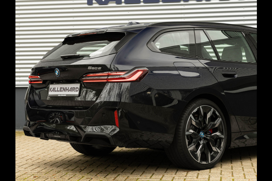 BMW 5 Serie Touring 550e xDrive M-Sport Pro - Pano - Onderstel Prof - Driving Ass Plus - Harman Kardon