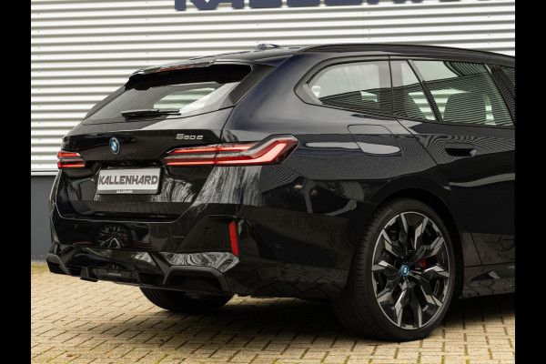BMW 5 Serie Touring 550e xDrive M-Sport Pro - Pano - Onderstel Prof - Driving Ass Plus - Harman Kardon