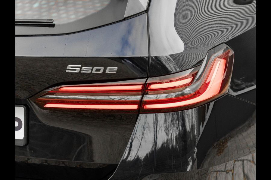 BMW 5 Serie Touring 550e xDrive M-Sport Pro - Pano - Onderstel Prof - Driving Ass Plus - Harman Kardon