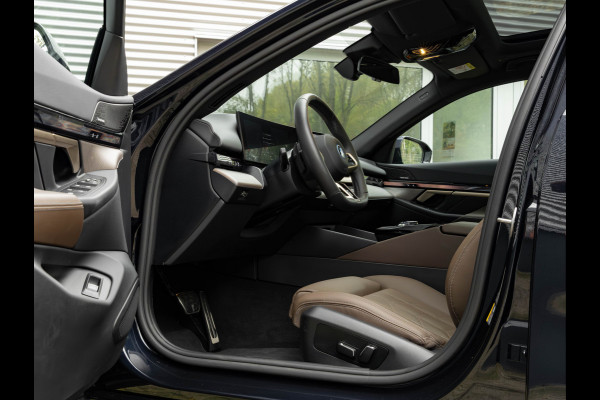 BMW 5 Serie Touring 550e xDrive M-Sport Pro - Pano - Onderstel Prof - Driving Ass Plus - Harman Kardon