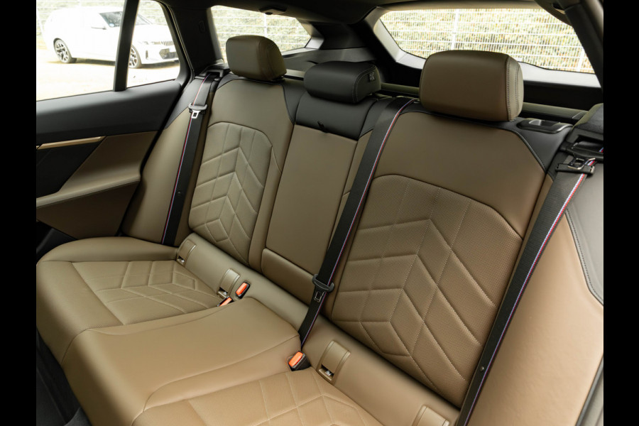 BMW 5 Serie Touring 550e xDrive M-Sport Pro - Pano - Onderstel Prof - Driving Ass Plus - Harman Kardon