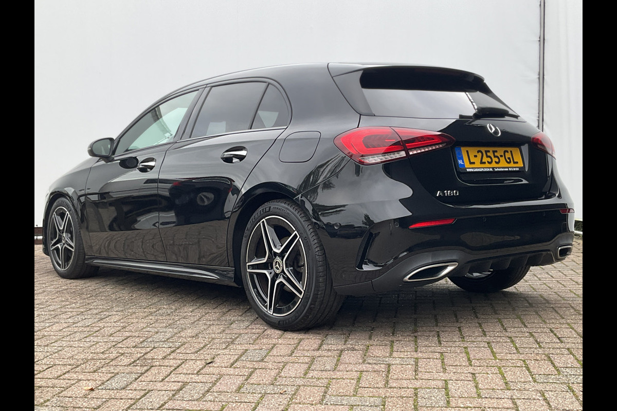 Mercedes-Benz A-Klasse 180 Business Solution AMG Pano Memory Sfeerverl Carplay Led Stoelverw VOL! Mercedes-Benz A-Klasse 180 Business Solution AMG Pano Memory Sfeerverl Carplay Led Stoelverw VOL!