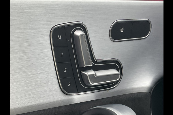 Mercedes-Benz A-Klasse 180 Business Solution AMG Pano Memory Sfeerverl Carplay Led Stoelverw VOL!