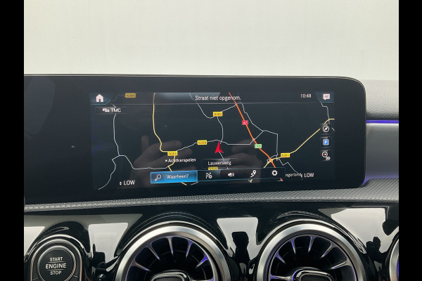 Mercedes-Benz A-Klasse 180 Business Solution AMG Pano Memory Sfeerverl Carplay Led Stoelverw VOL!