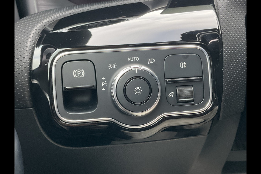 Mercedes-Benz A-Klasse 180 Business Solution AMG Pano Memory Sfeerverl Carplay Led Stoelverw VOL!