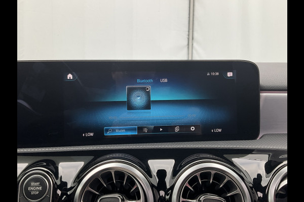 Mercedes-Benz A-Klasse 180 Business Solution AMG Pano Memory Sfeerverl Carplay Led Stoelverw VOL!