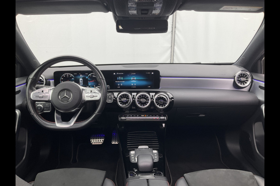 Mercedes-Benz A-Klasse 180 Business Solution AMG Pano Memory Sfeerverl Carplay Led Stoelverw VOL!