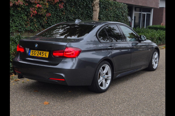 BMW 3-serie M Sport Shadow Executive Edition Apple CarPlay Alcantara LED NAP NL Rijklaar - Garantie inbegrepen!