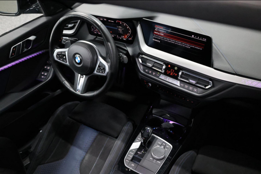 BMW 1-serie M135i xDrive M-PERFORMANCE/LED/VIRTUAL/SFEER/PANO/ALCANTARA+S.VERWARMING/LMV/CRUISE/ECC/12 MND GARANTIE!