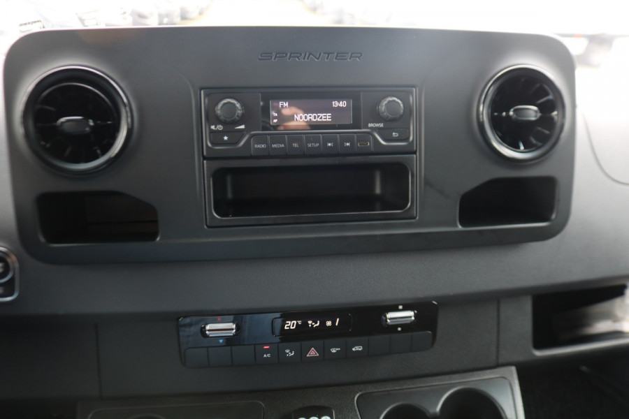 Mercedes-Benz eSprinter L2 H2 55 kWh Airco 270gr Achterdeuren