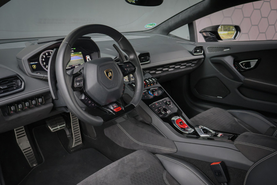 Lamborghini Huracan 5.2 V10 LP610-4 AVIO | 1 OF 250 | 1 EIGENAAR | DEALER ONDERHOUDEN | CRUISE CONTROL | STOELVERWARMING | ELEKTRISCHE STOELEN | LIF