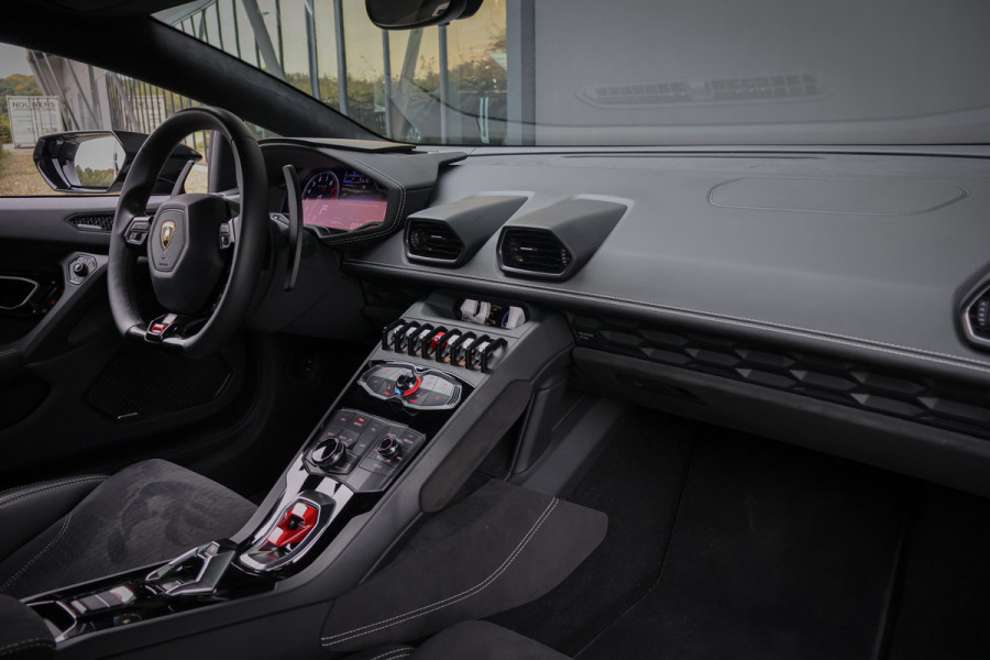 Lamborghini Huracan 5.2 V10 LP610-4 AVIO | 1 OF 250 | 1 EIGENAAR | DEALER ONDERHOUDEN | CRUISE CONTROL | STOELVERWARMING | ELEKTRISCHE STOELEN | LIF