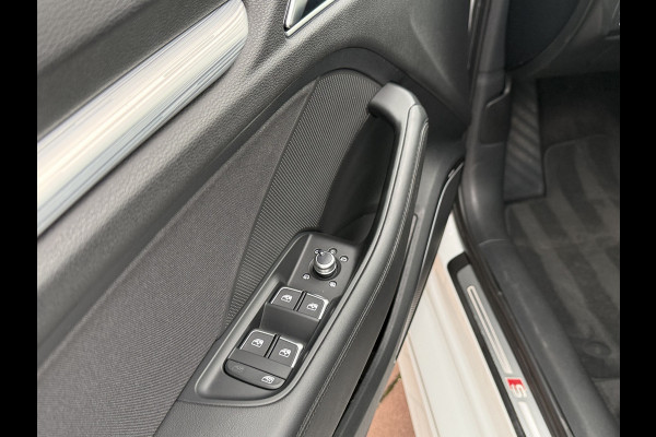 Audi A3 Limousine 2.0 TFSI 190pk quattro Sport S Line | Pano dak Audi A3 Limousine 2.0 TFSI 190pk quattro Sport S Line | Pano dak