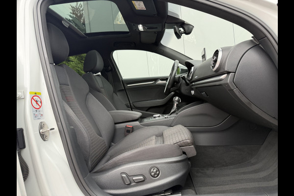 Audi A3 Limousine 2.0 TFSI 190pk quattro Sport S Line | Pano dak Audi A3 Limousine 2.0 TFSI 190pk quattro Sport S Line | Pano dak