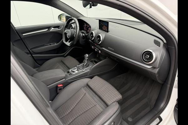 Audi A3 Limousine 2.0 TFSI 190pk quattro Sport S Line | Pano dak Audi A3 Limousine 2.0 TFSI 190pk quattro Sport S Line | Pano dak