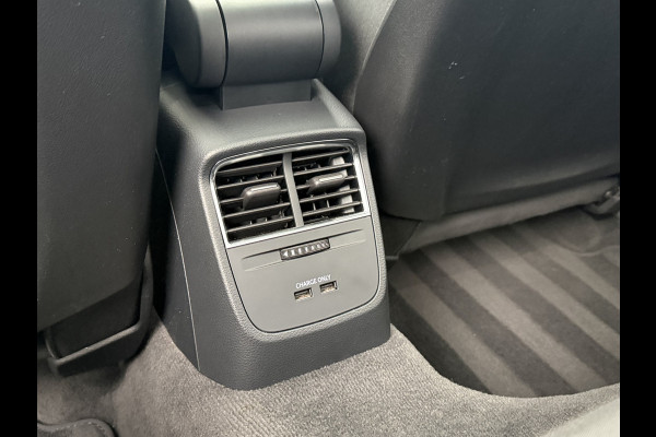 Audi A3 Limousine 2.0 TFSI 190pk quattro Sport S Line | Pano dak Audi A3 Limousine 2.0 TFSI 190pk quattro Sport S Line | Pano dak