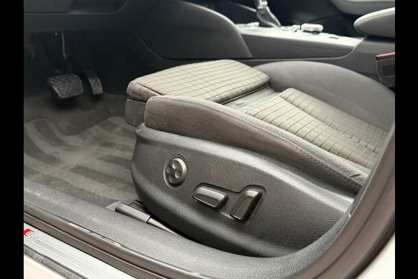 Audi A3 Limousine 2.0 TFSI 190pk quattro Sport S Line | Pano dak Audi A3 Limousine 2.0 TFSI 190pk quattro Sport S Line | Pano dak