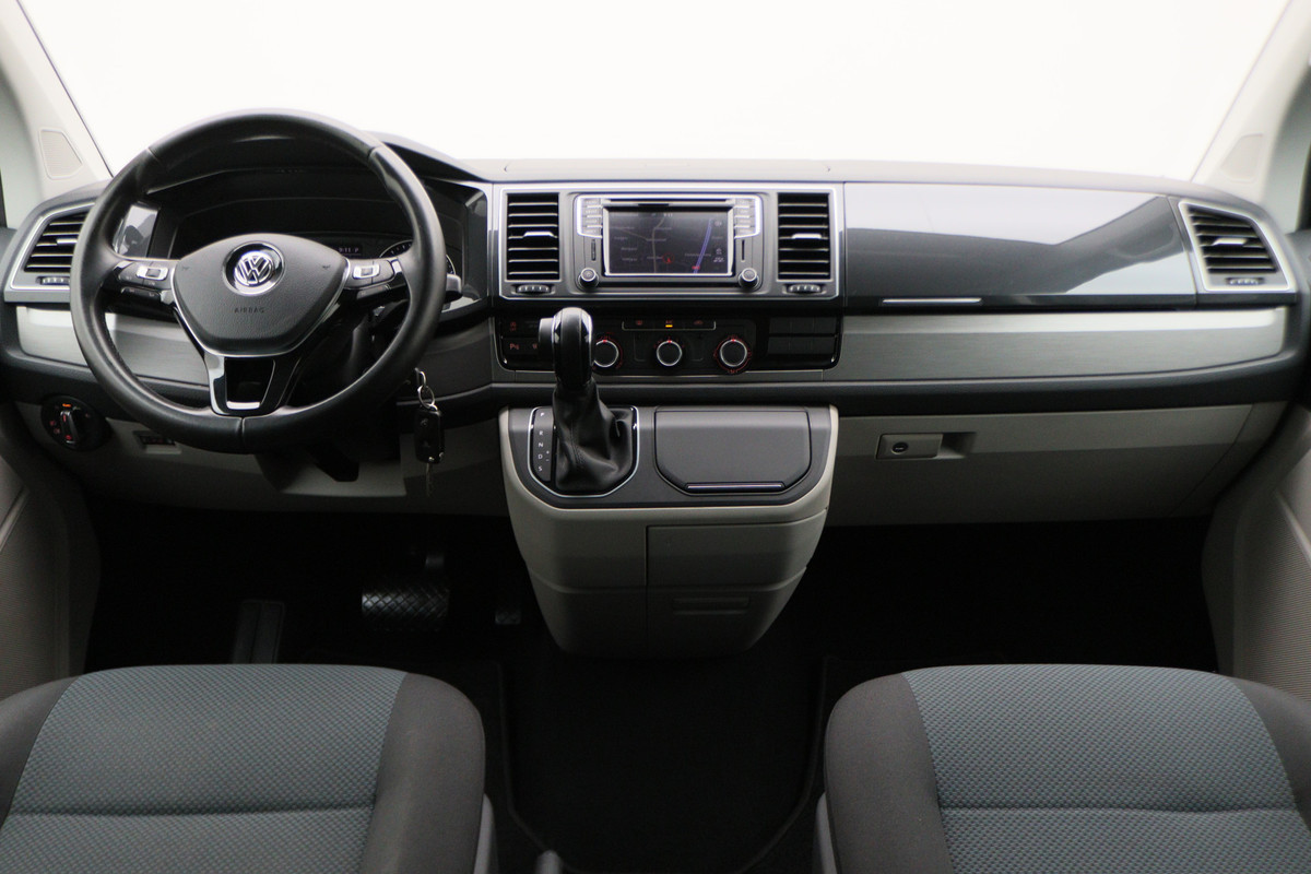 Volkswagen Transporter 2.0 TDI L2H1 DC Highline Navigatie, Cruise, Trekhaak, DAB, PDC, Bluetooth Volkswagen Transporter 2.0 TDI L2H1 DC Highline Navigatie, Cruise, Trekhaak, DAB, PDC, Bluetooth