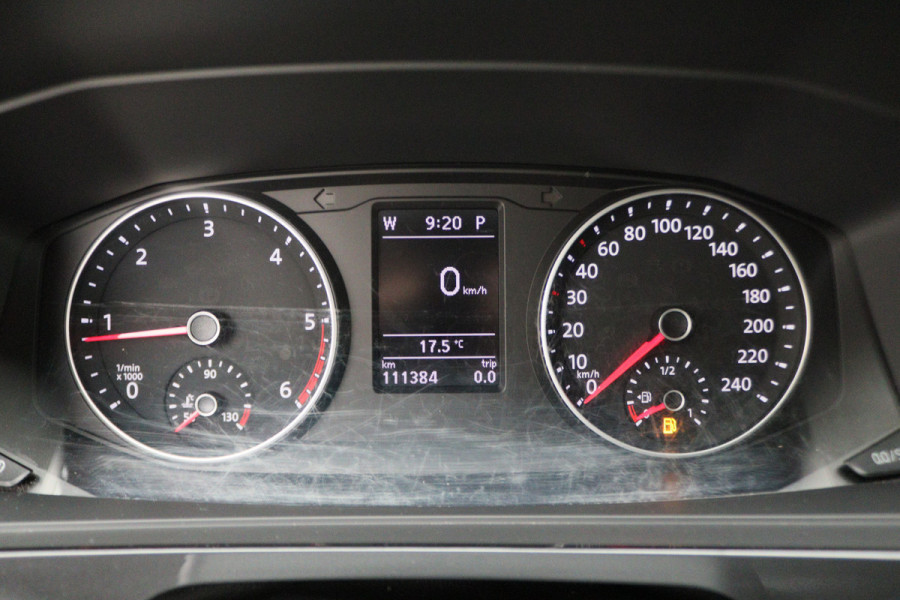 Volkswagen Transporter 2.0 TDI L2H1 DC Highline Navigatie, Cruise, Trekhaak, DAB, PDC, Bluetooth