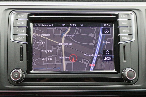 Volkswagen Transporter 2.0 TDI L2H1 DC Highline Navigatie, Cruise, Trekhaak, DAB, PDC, Bluetooth