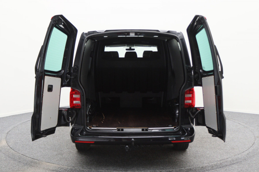 Volkswagen Transporter 2.0 TDI L2H1 DC Highline Navigatie, Cruise, Trekhaak, DAB, PDC, Bluetooth