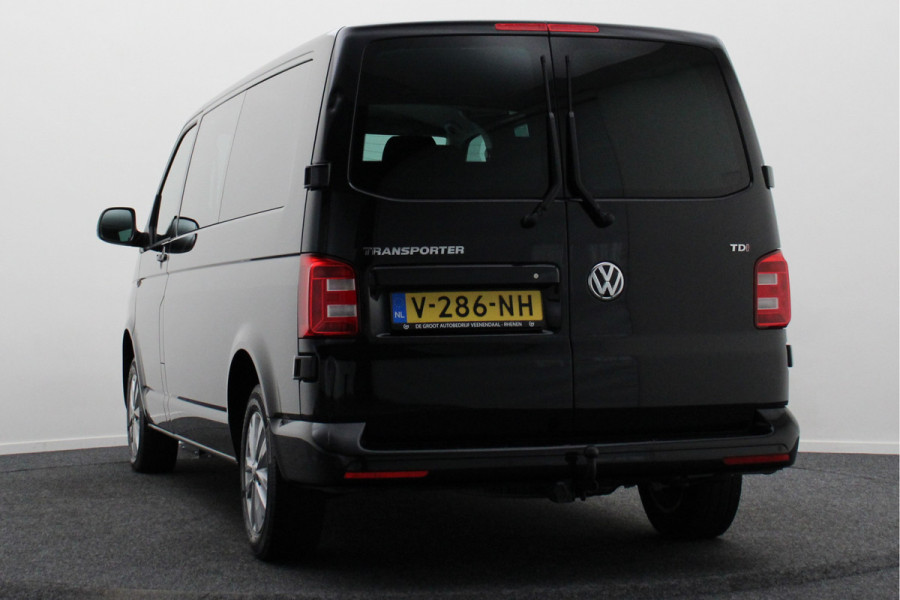 Volkswagen Transporter 2.0 TDI L2H1 DC Highline Navigatie, Cruise, Trekhaak, DAB, PDC, Bluetooth