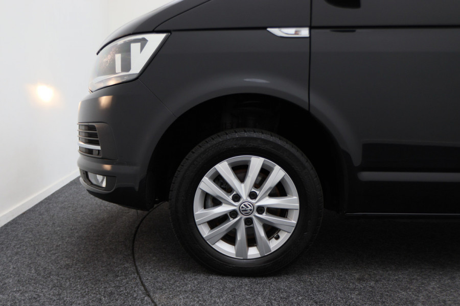 Volkswagen Transporter 2.0 TDI L2H1 DC Highline Navigatie, Cruise, Trekhaak, DAB, PDC, Bluetooth