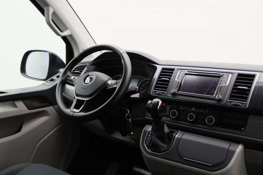 Volkswagen Transporter 2.0 TDI L2H1 DC Highline Navigatie, Cruise, Trekhaak, DAB, PDC, Bluetooth