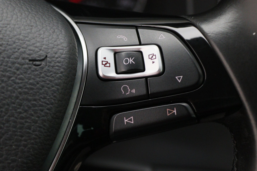 Volkswagen Transporter 2.0 TDI L2H1 DC Highline Navigatie, Cruise, Trekhaak, DAB, PDC, Bluetooth