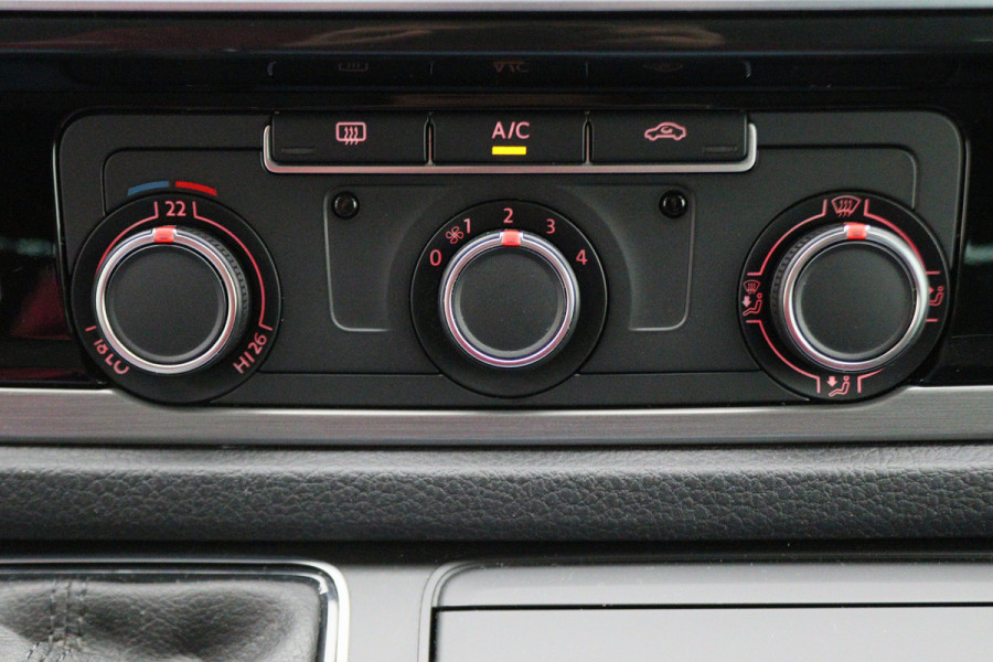 Volkswagen Transporter 2.0 TDI L2H1 DC Highline Navigatie, Cruise, Trekhaak, DAB, PDC, Bluetooth
