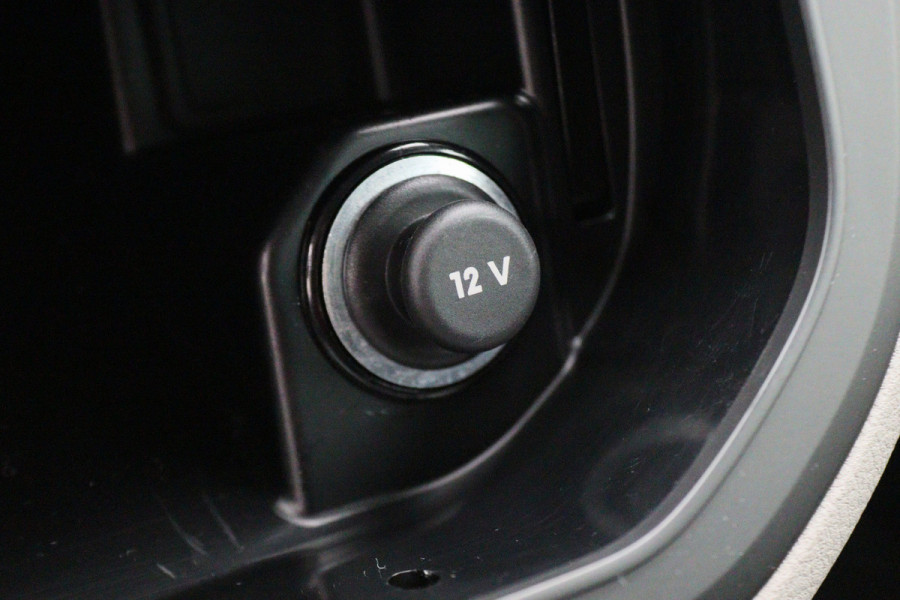 Volkswagen Transporter 2.0 TDI L2H1 DC Highline Navigatie, Cruise, Trekhaak, DAB, PDC, Bluetooth