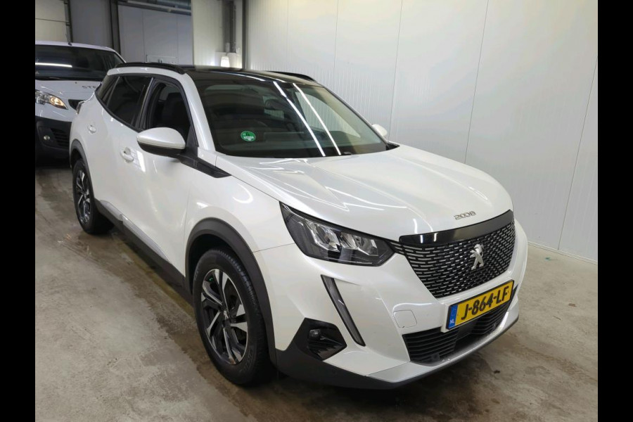 Peugeot 2008 1.2 PureTech 130pk Allure Pack Auto. Panoramadak Navigatie Apple Carplay/Android Auto Camera Parkeersensoren Adaptive Cruise Control Virtual Cockpit Climate Control Lichtmetalen velgen