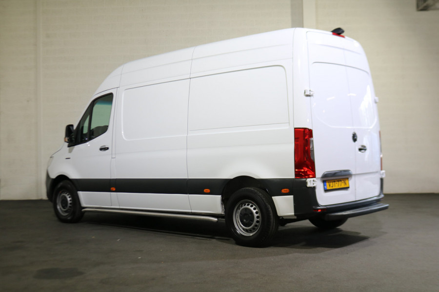 Mercedes-Benz eSprinter L2 H2 55 kWh Airco 270gr Achterdeuren Mercedes-Benz eSprinter L2 H2 55 kWh Airco 270gr Achterdeuren