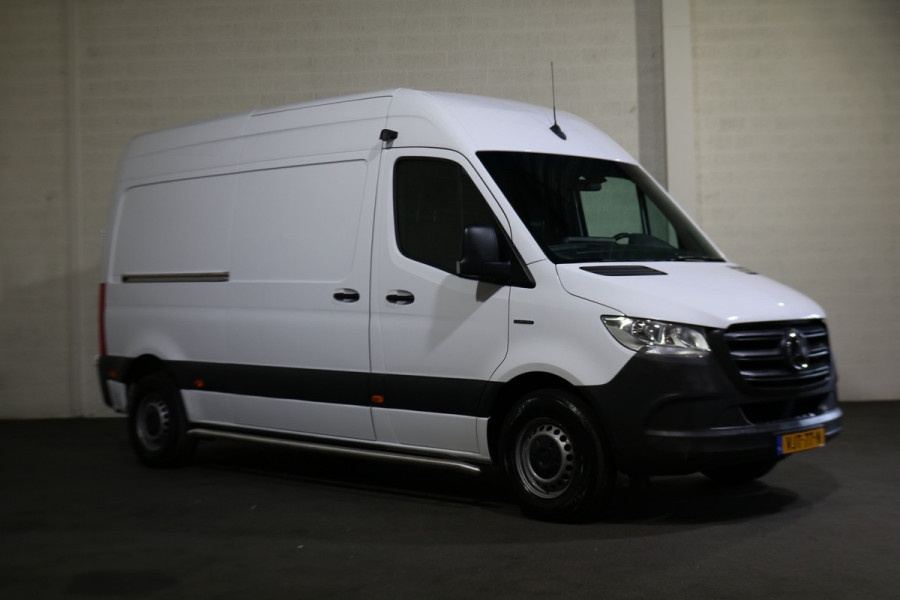 Mercedes-Benz eSprinter L2 H2 55 kWh Airco 270gr Achterdeuren Mercedes-Benz eSprinter L2 H2 55 kWh Airco 270gr Achterdeuren