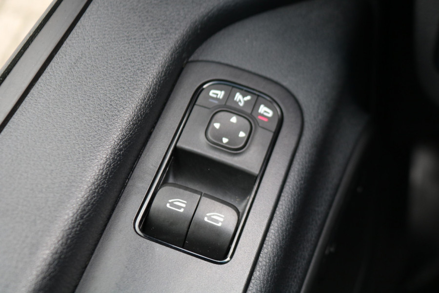 Mercedes-Benz eSprinter L2 H2 55 kWh Airco 270gr Achterdeuren Mercedes-Benz eSprinter L2 H2 55 kWh Airco 270gr Achterdeuren