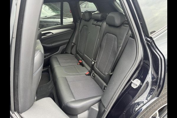 BMW X3 xDrive20i High Executive M-Sport | Panoramadak | Head-Up Display | Camera | Elektrische Trekhaak |