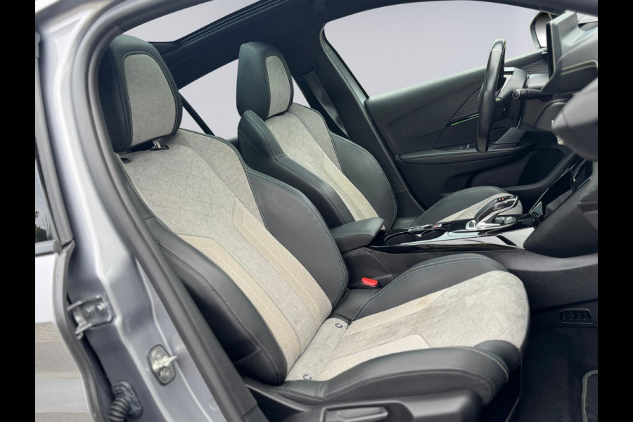 Peugeot e-208 EV GT 350 50 kWh, adaptief cruise control, panoramadak 1/2 lederen sportinterieur, 1 e eigenaar,nl auto nap