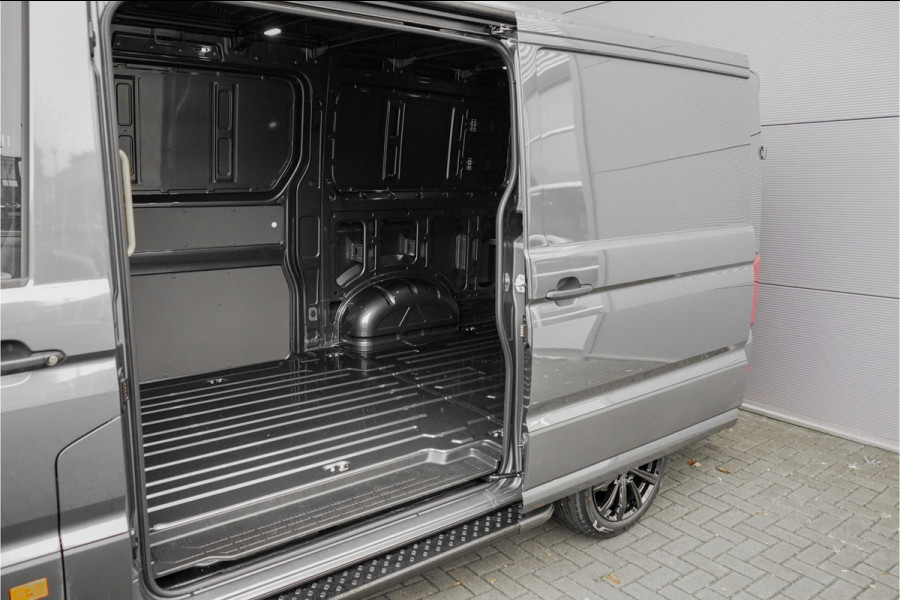 Volkswagen Crafter 35 2.0 TDI L3H2 Black Pack Vol+ ACC Dubbel Schuifdeur BPM Vrij Facelift LED