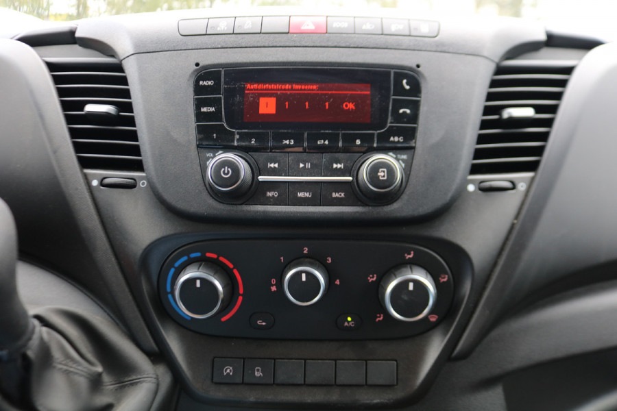 Iveco Daily 35S14 L2 H2 Airco Automaat 3.5T Trekhaak Iveco Daily 35S14 L2 H2 Airco Automaat 3.5T Trekhaak