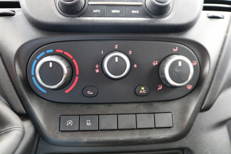 Iveco Daily 35S14 L2 H2 Airco Automaat 3.5T Trekhaak Iveco Daily 35S14 L2 H2 Airco Automaat 3.5T Trekhaak