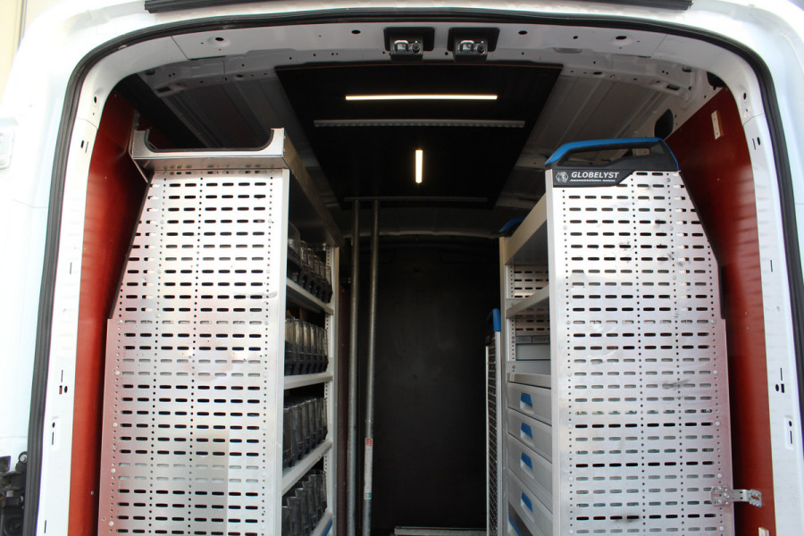 Ford Transit 290 2.0-105pk TDCI L2H2 Ambiente. Compleet ingerichte Ford Transit ! Camera, pdc v+a, airco, ladder achterd., opstaptrede met trekhaak, imperiaal met ladder, omvormer naar 220V, etc etc.