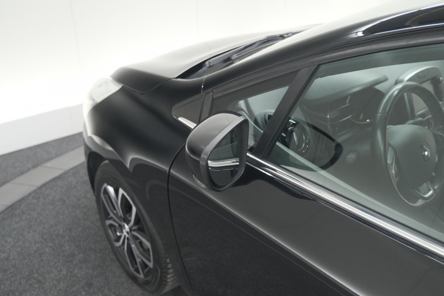 Renault Clio TCe 90 Intens | Camera | Navigatie | Allseason Banden | Parkeersensoren