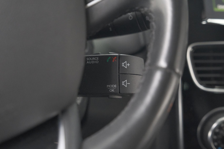 Renault Clio TCe 90 Intens | Camera | Navigatie | Allseason Banden | Parkeersensoren