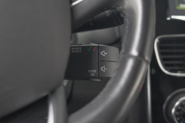 Renault Clio TCe 90 Intens | Camera | Navigatie | Allseason Banden | Parkeersensoren
