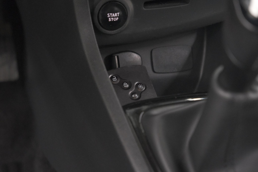 Renault Clio TCe 90 Intens | Camera | Navigatie | Allseason Banden | Parkeersensoren