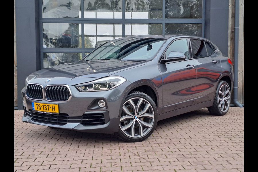 BMW X2 sDrive18i | Automaat | LED | Navi | Cruise | PDC | All-seasons |