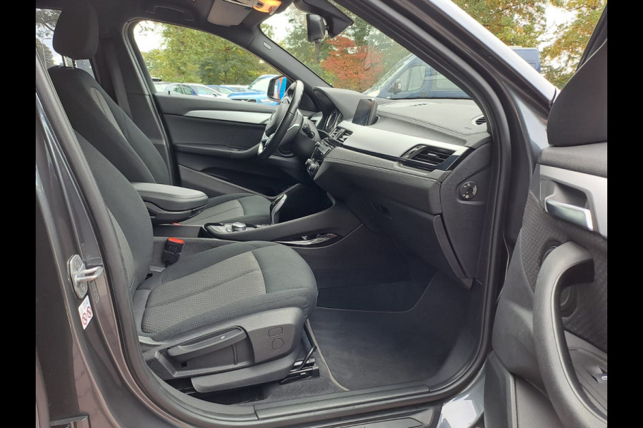 BMW X2 sDrive18i | Automaat | LED | Navi | Cruise | PDC | All-seasons |
